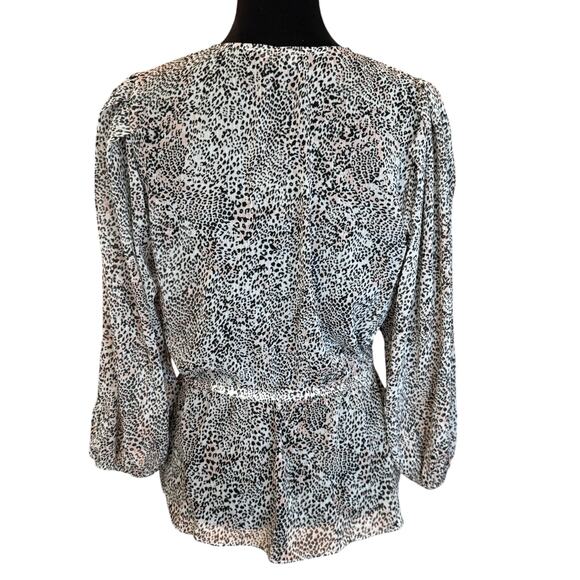 New ~ DKNY ~Women's Animal Print Flattering Tie Waist Blouse Size XS - Picture 4 of 9
